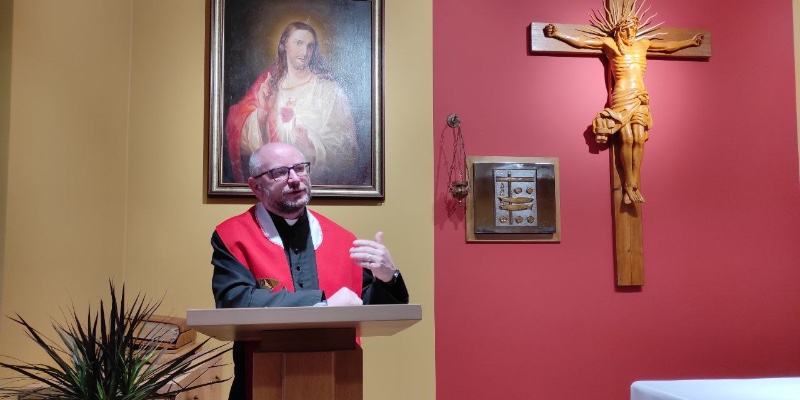 Odnowienie miesięczne – autentyczna wierność Bogu pociąga młodych