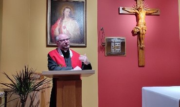 Odnowienie miesięczne – autentyczna wierność Bogu pociąga młodych